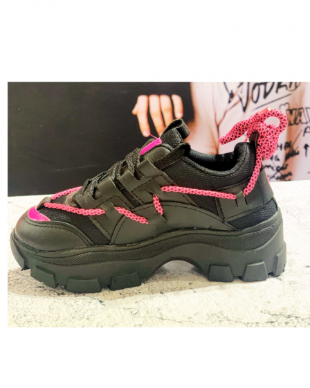 Zapatilla 47 Street Negra con Rosa