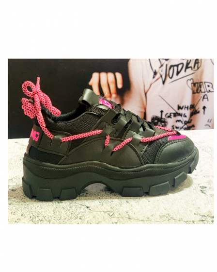 Zapatilla 47 Street Negra con Rosa