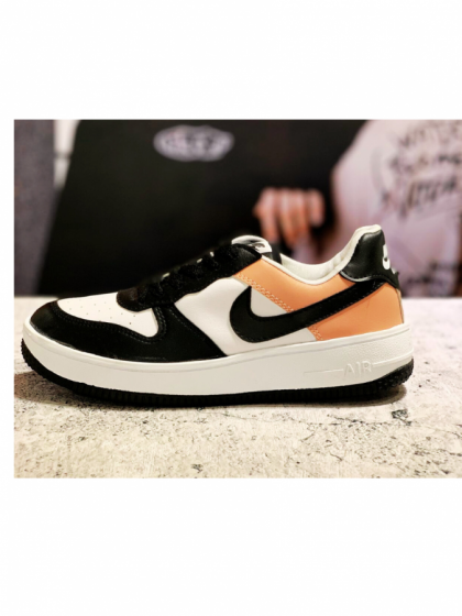 Zapatilla Air Force Tricolor – Estilo urbano con personalidad