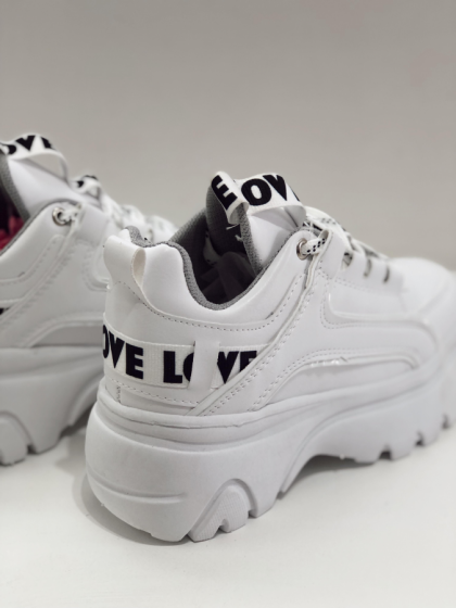 Zapatillas LOVE blancas – Plataforma urbana para mujer