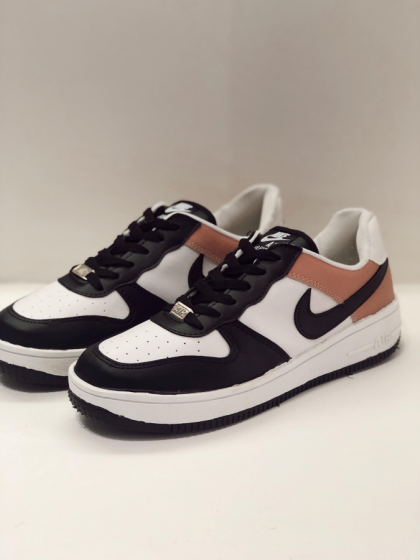 Zapatilla Air Force Tricolor – Estilo urbano con personalidad